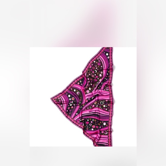 Stylish Pink and Black Emilio Pucci scarf top with leggings - Picture 3 of 4
